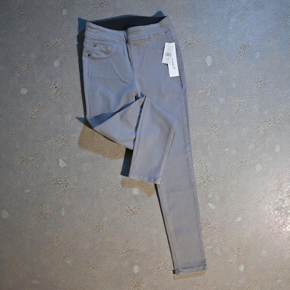 NWT!!! Slimming Foxcroft Women's  Gray Skinny Jeans With‎ Tummy Control Denim